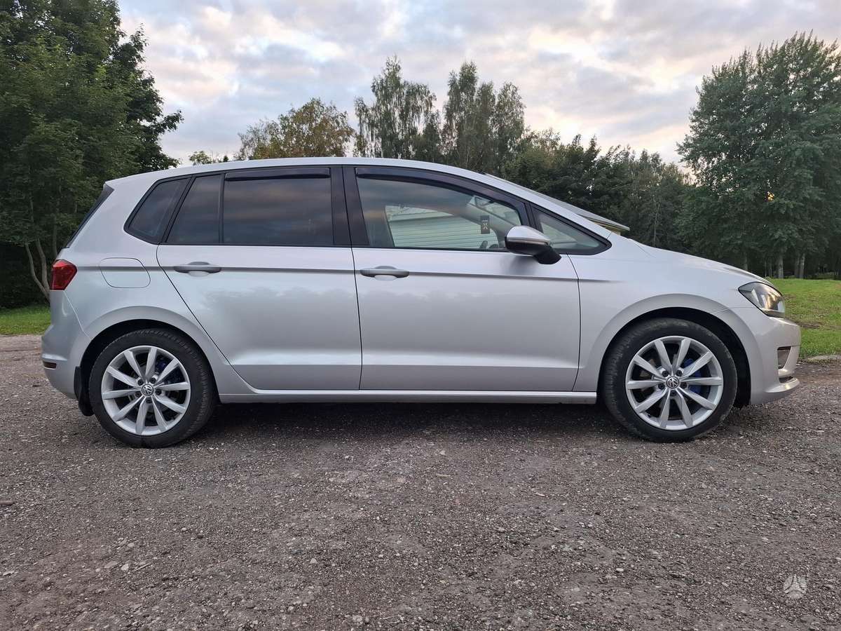 Volkswagen Golf 2015 — двигун 1598 cm³, 110 HP (81kW)