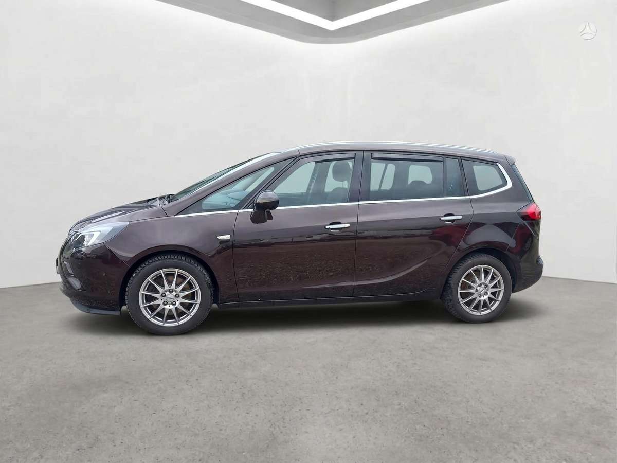 Opel Zafira 2012 — вигляд ззаду