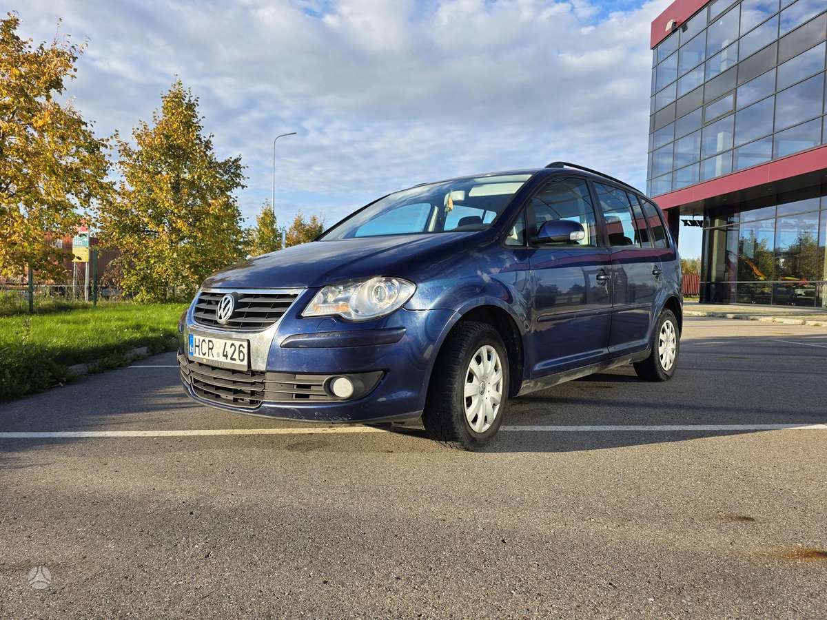 Volkswagen Touran 2007 — вигляд ззаду