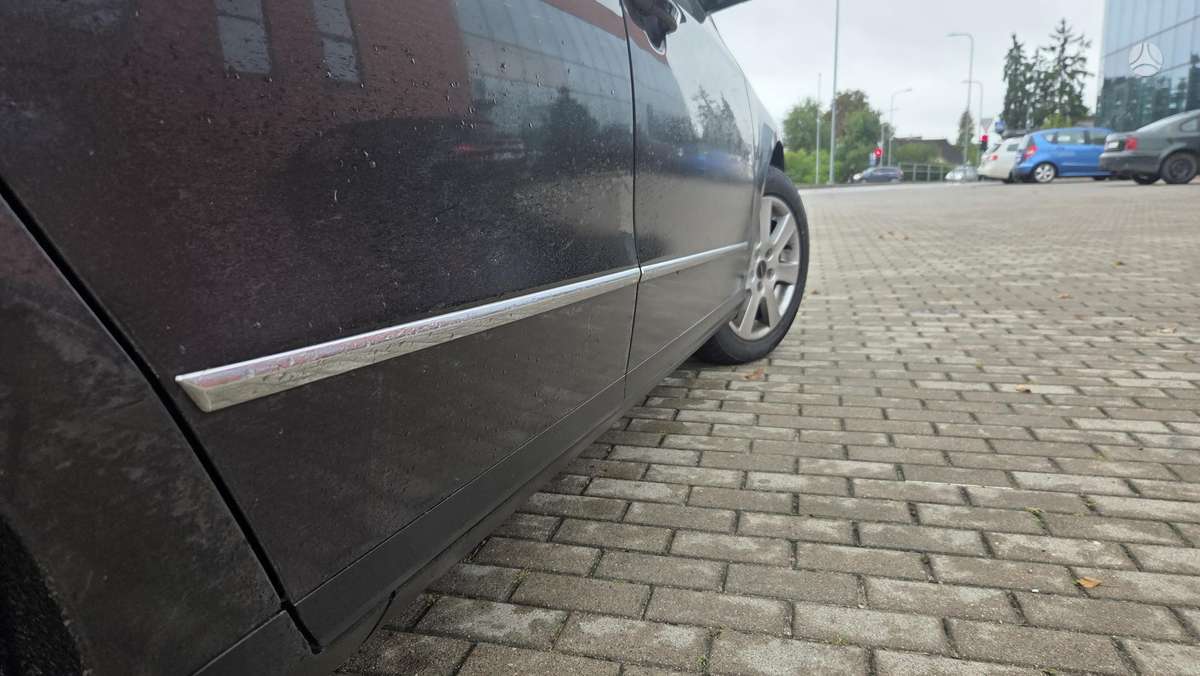 Volkswagen Passat 2009 — photo 17
