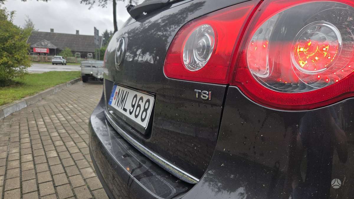 Volkswagen Passat 2009 — photo 18