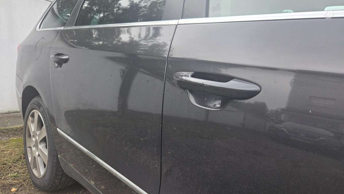 Volkswagen Passat 2009 — photo 27
