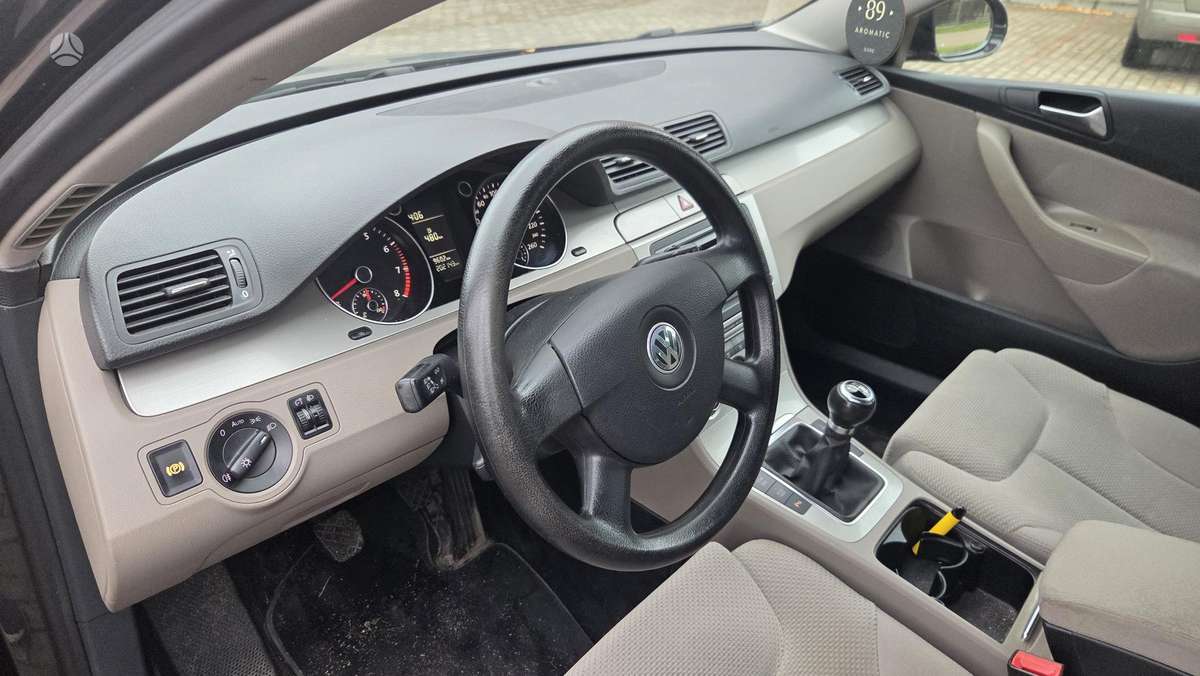 Volkswagen Passat 2009 — photo 9