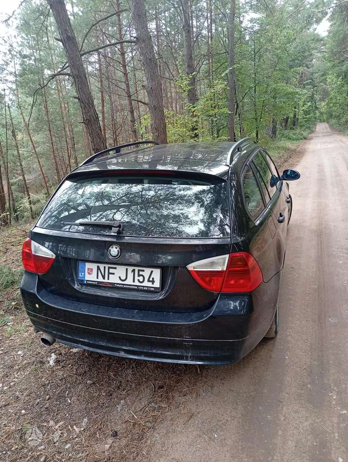 BMW 320 2006 — салон