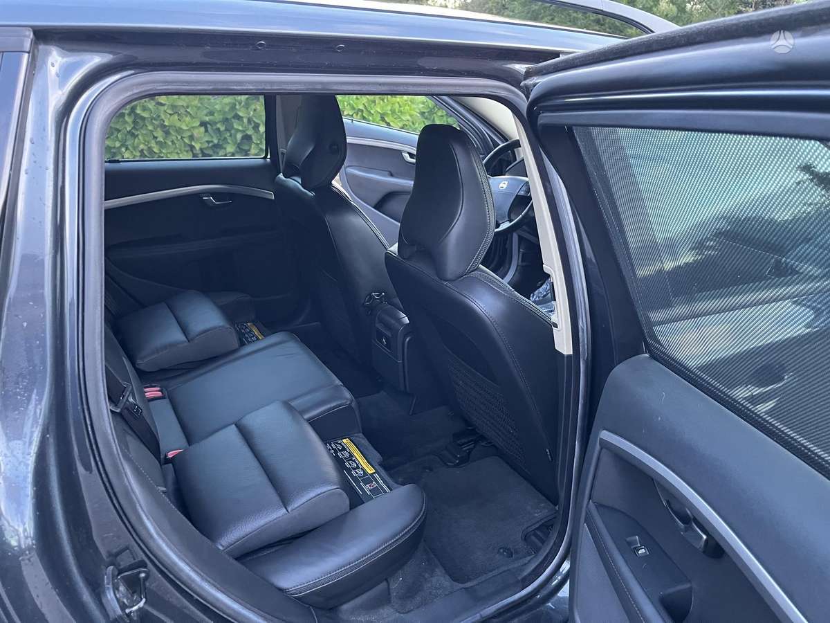 Volvo V70 2009 — photo 12