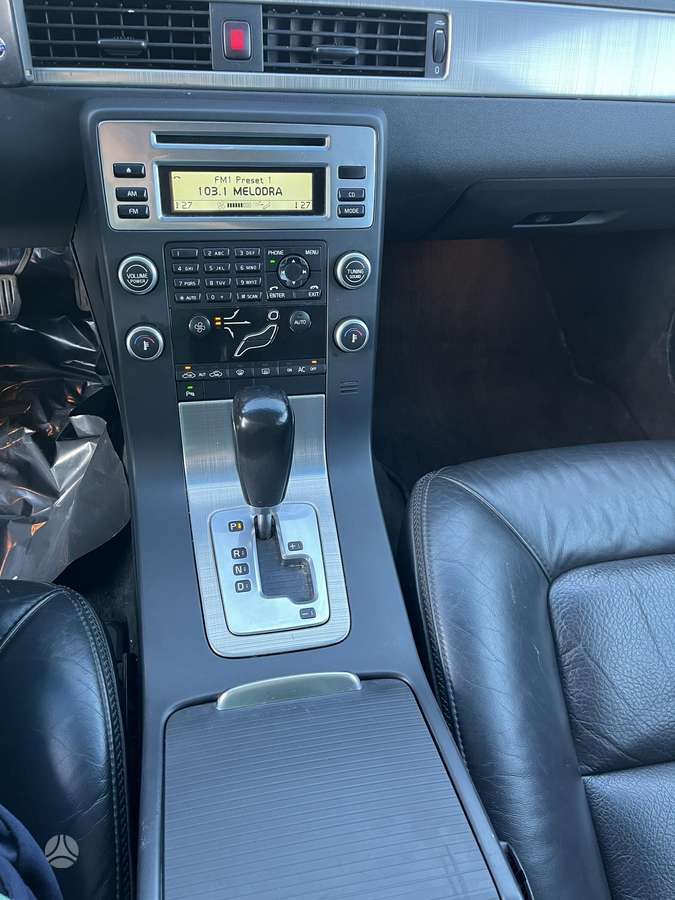 Volvo V70 2009 — photo 13
