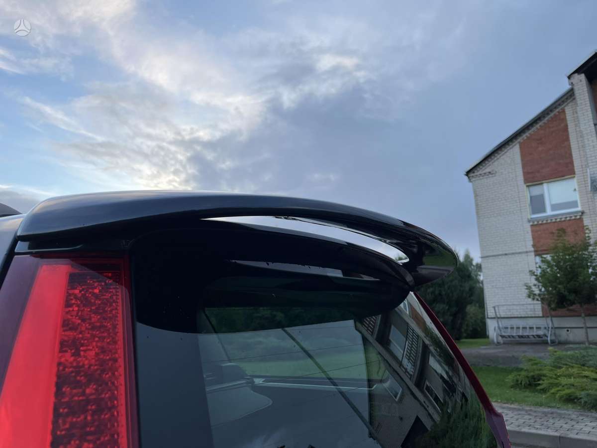 Volvo V70 2009 — photo 18