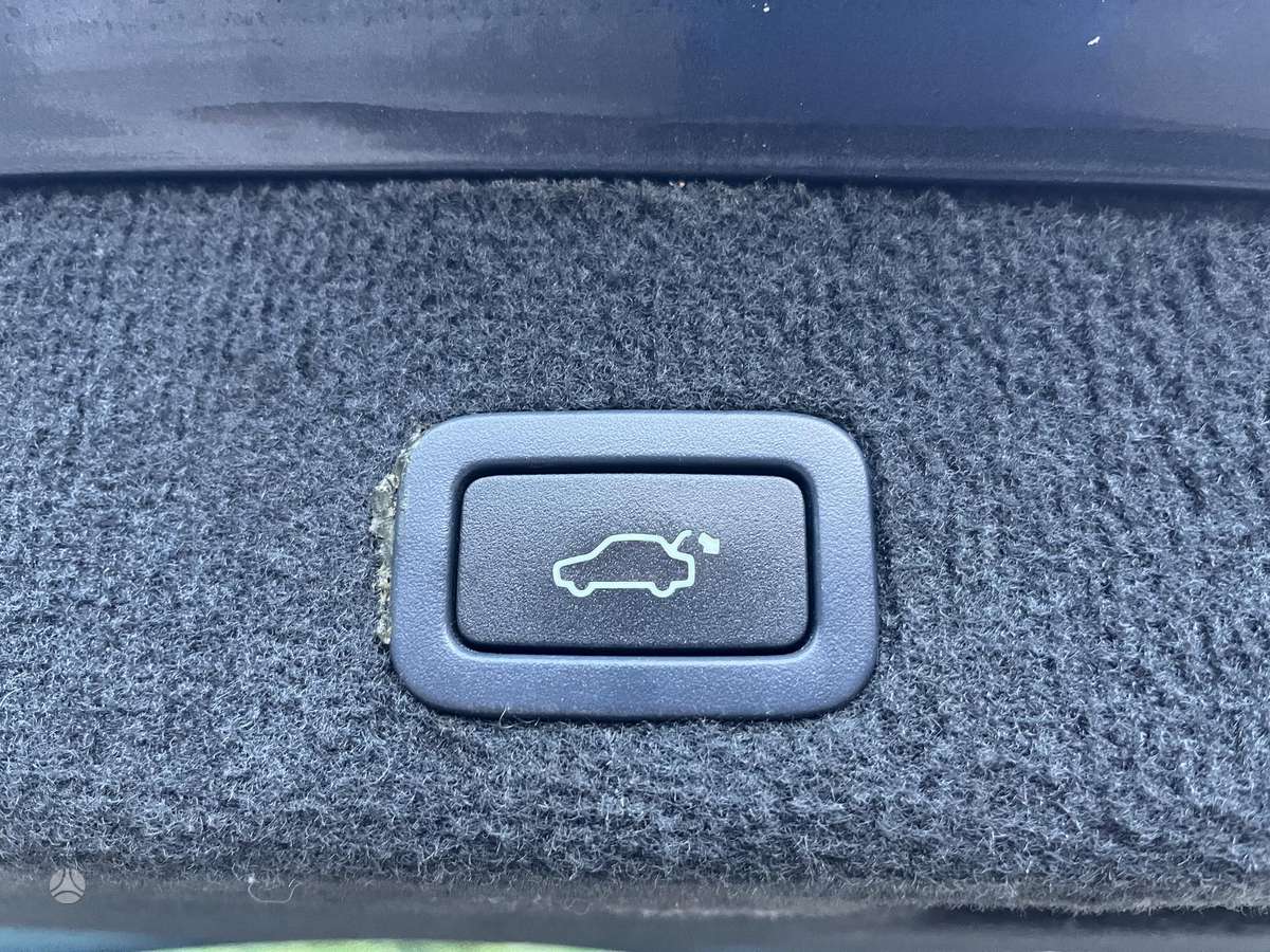 Volvo V70 2009 — photo 19