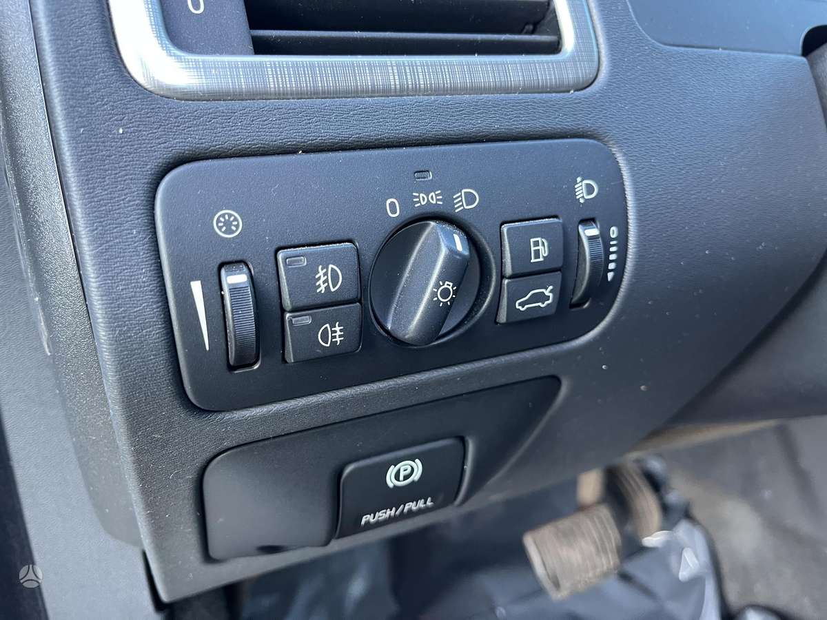 Volvo V70 2009 — photo 19