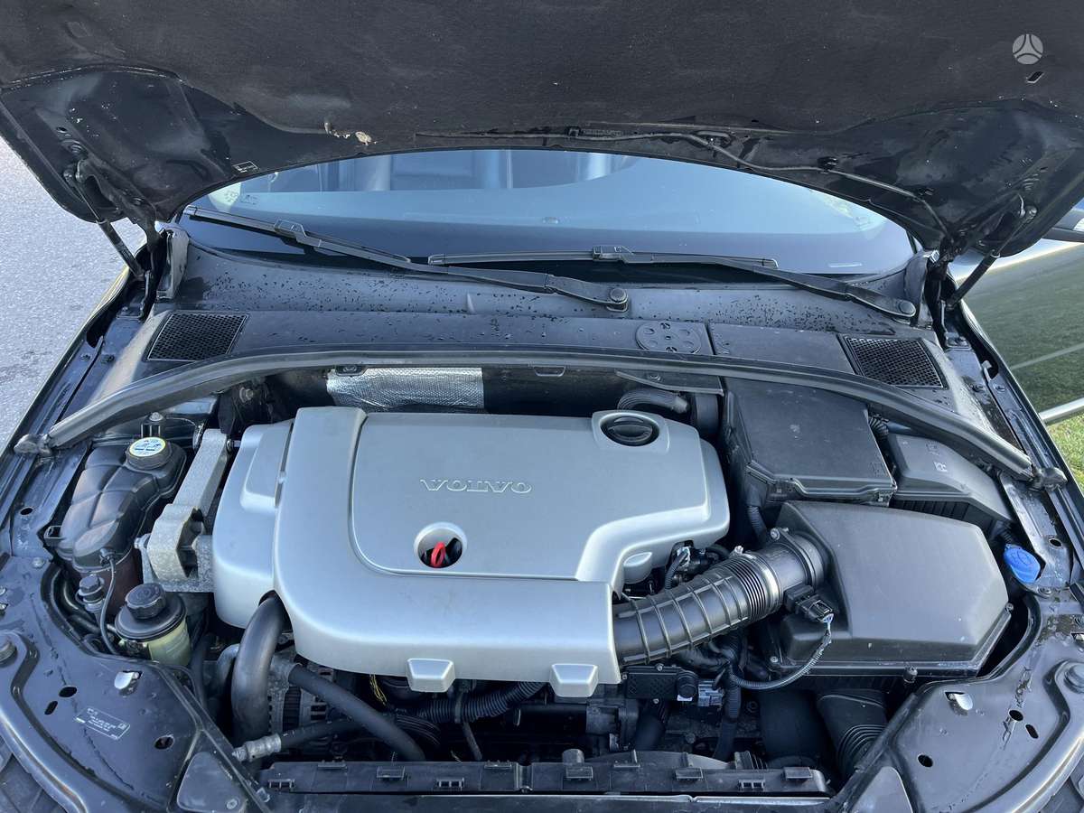 Volvo V70 2009 — photo 26