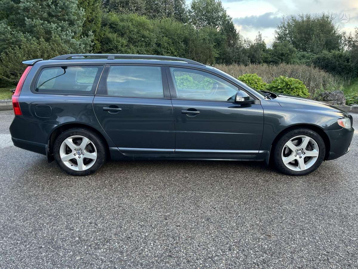 Volvo V70 2009 — photo 6