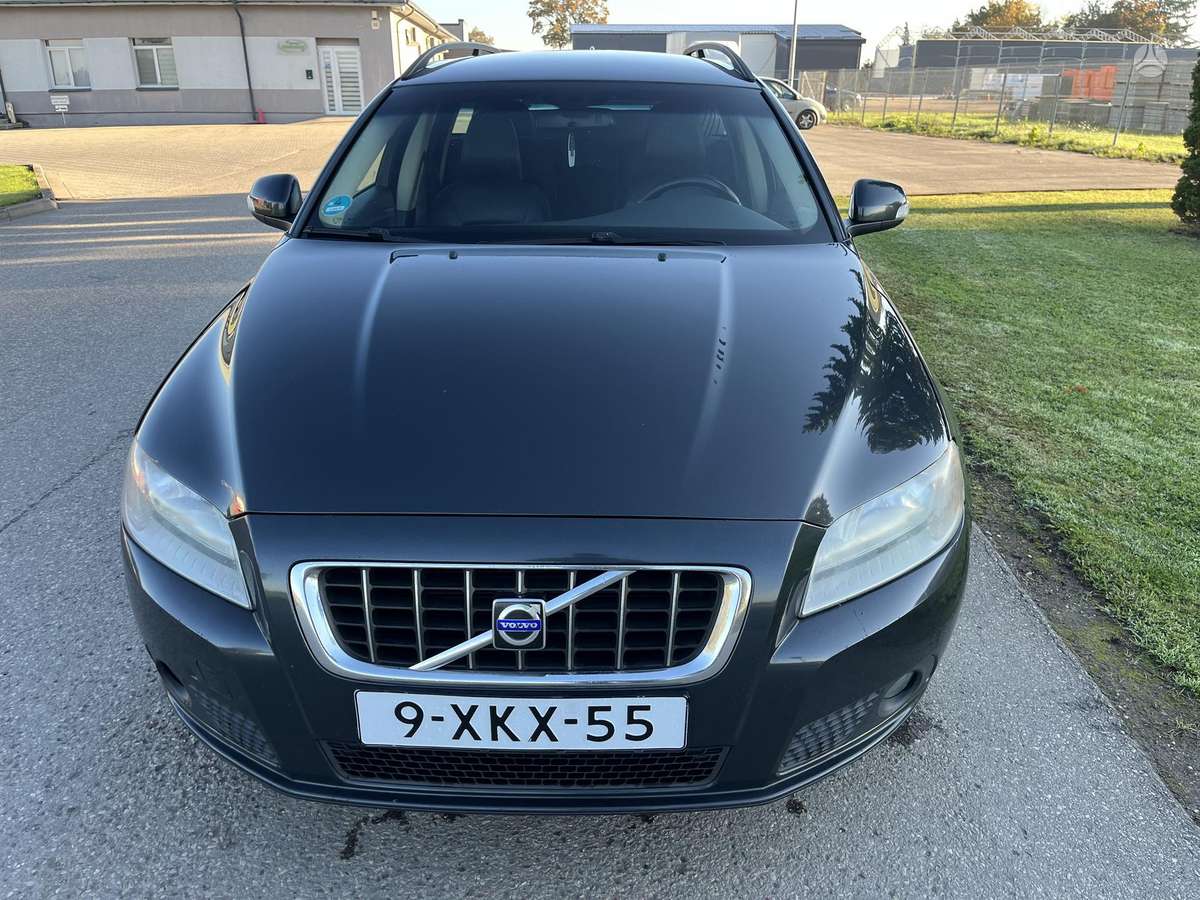 Volvo V70 2009 — photo 8