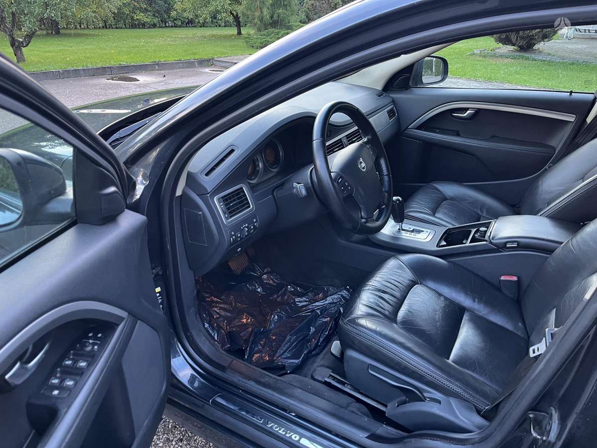 Volvo V70 2009 — photo 9