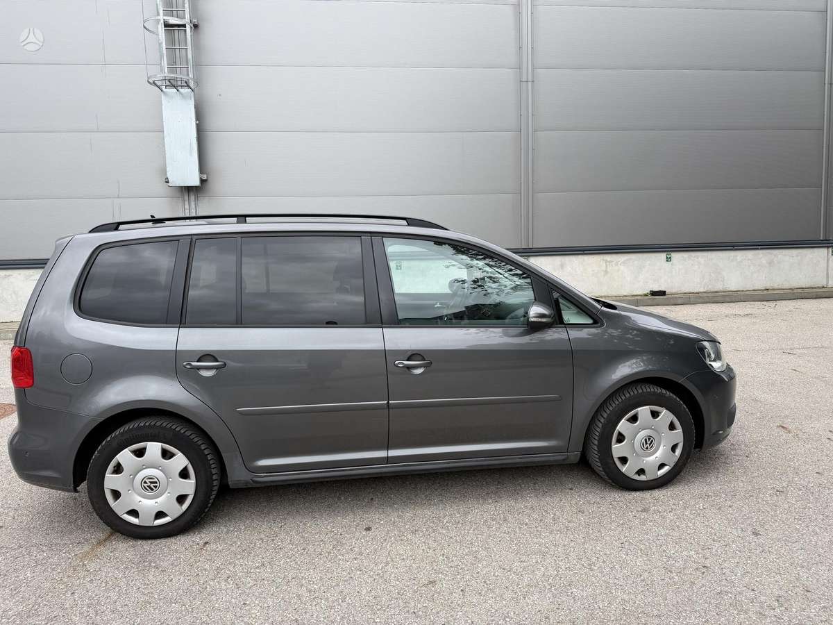 Volkswagen Touran 2011 — photo 6