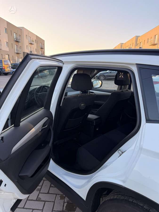 BMW X1 2010 — interior