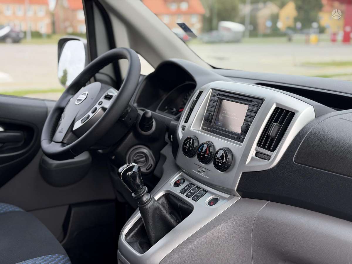 Nissan NV200 2013 — photo 10