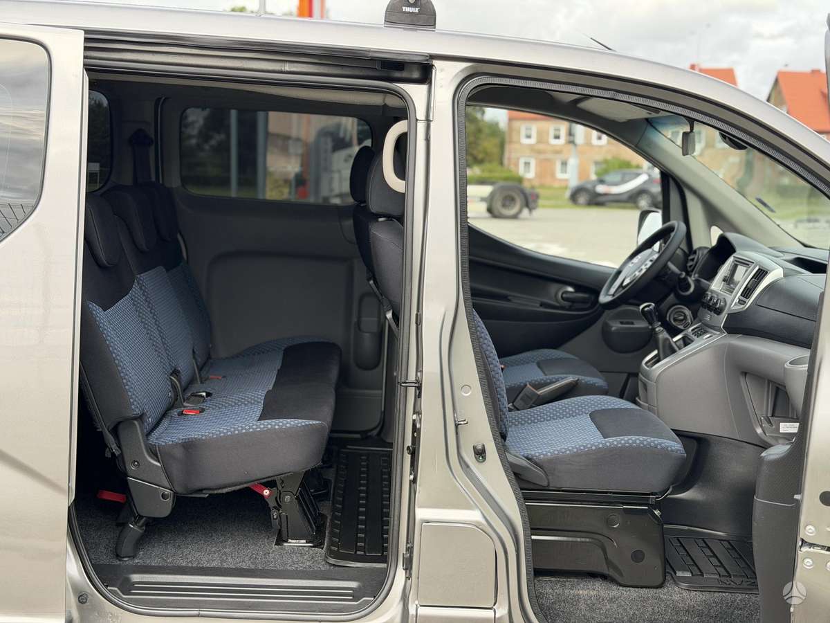 Nissan NV200 2013 — photo 11