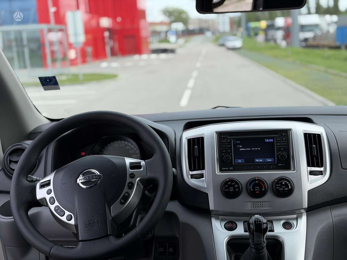 Nissan NV200 2013 — photo 16