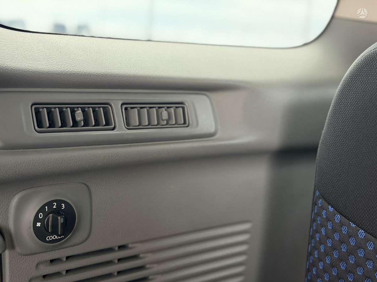 Nissan NV200 2013 — photo 18