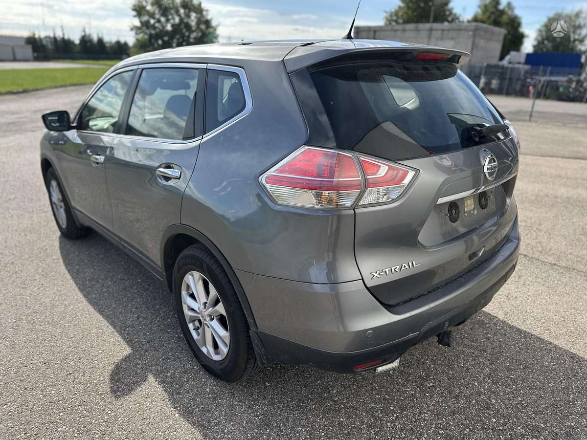 Nissan X-Trail 2015 — engine 1598 cm³, 131 HP (96kW)