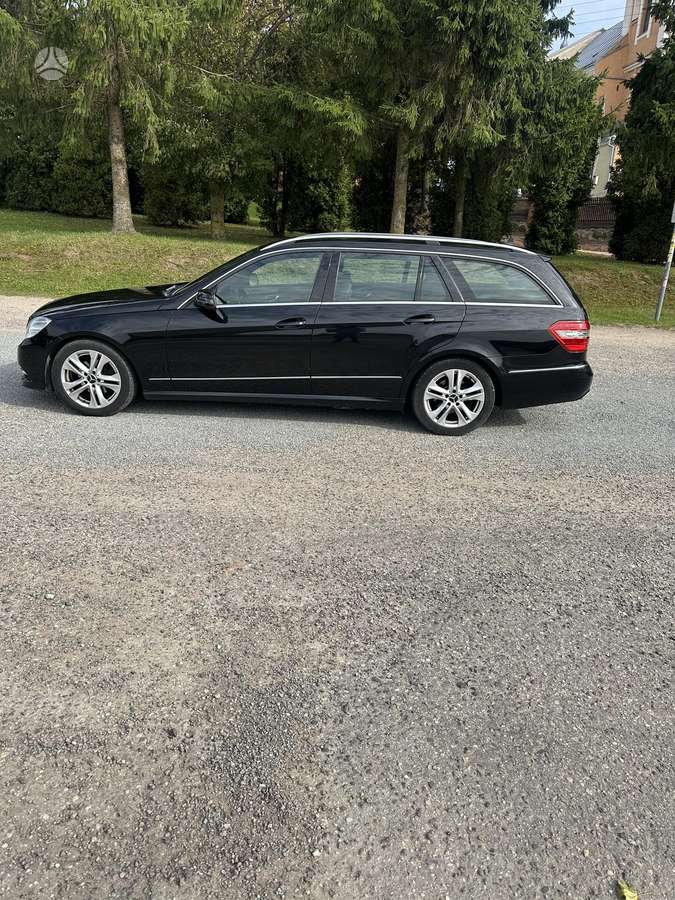 Mercedes-Benz E220 2012 — photo 7