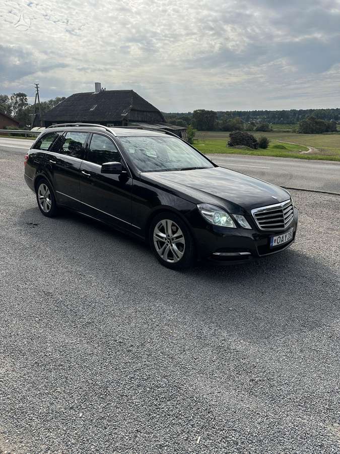 Mercedes-Benz E220 2012 — photo 8