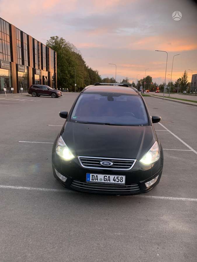 Ford Galaxy 2011 — вигляд ззаду