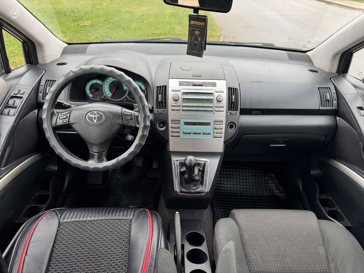 Toyota Corolla 2008 — photo 10