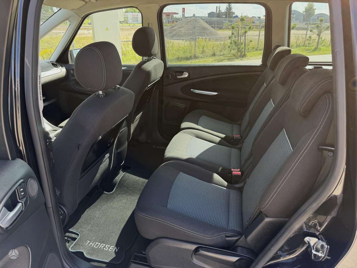 Ford Galaxy 2013 — photo 11