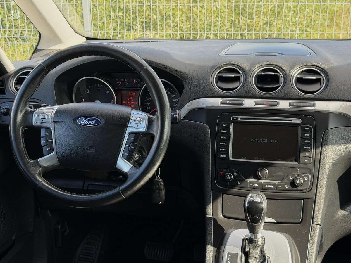 Ford Galaxy 2013 — photo 16