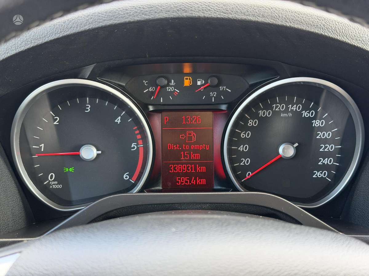 Ford Galaxy 2013 — photo 18