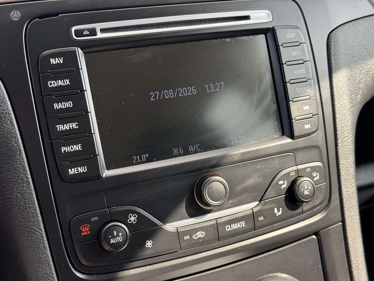 Ford Galaxy 2013 — photo 20