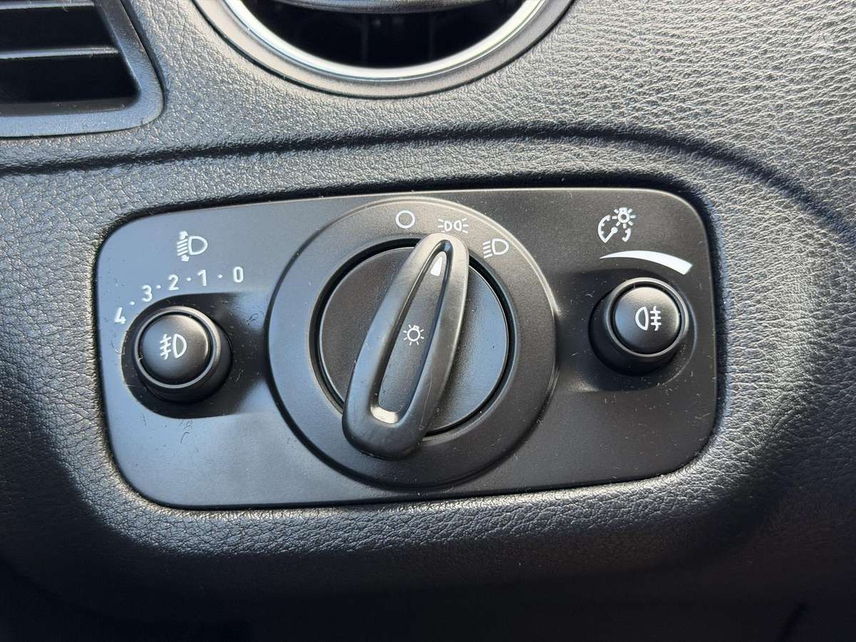 Ford Galaxy 2013 — photo 21