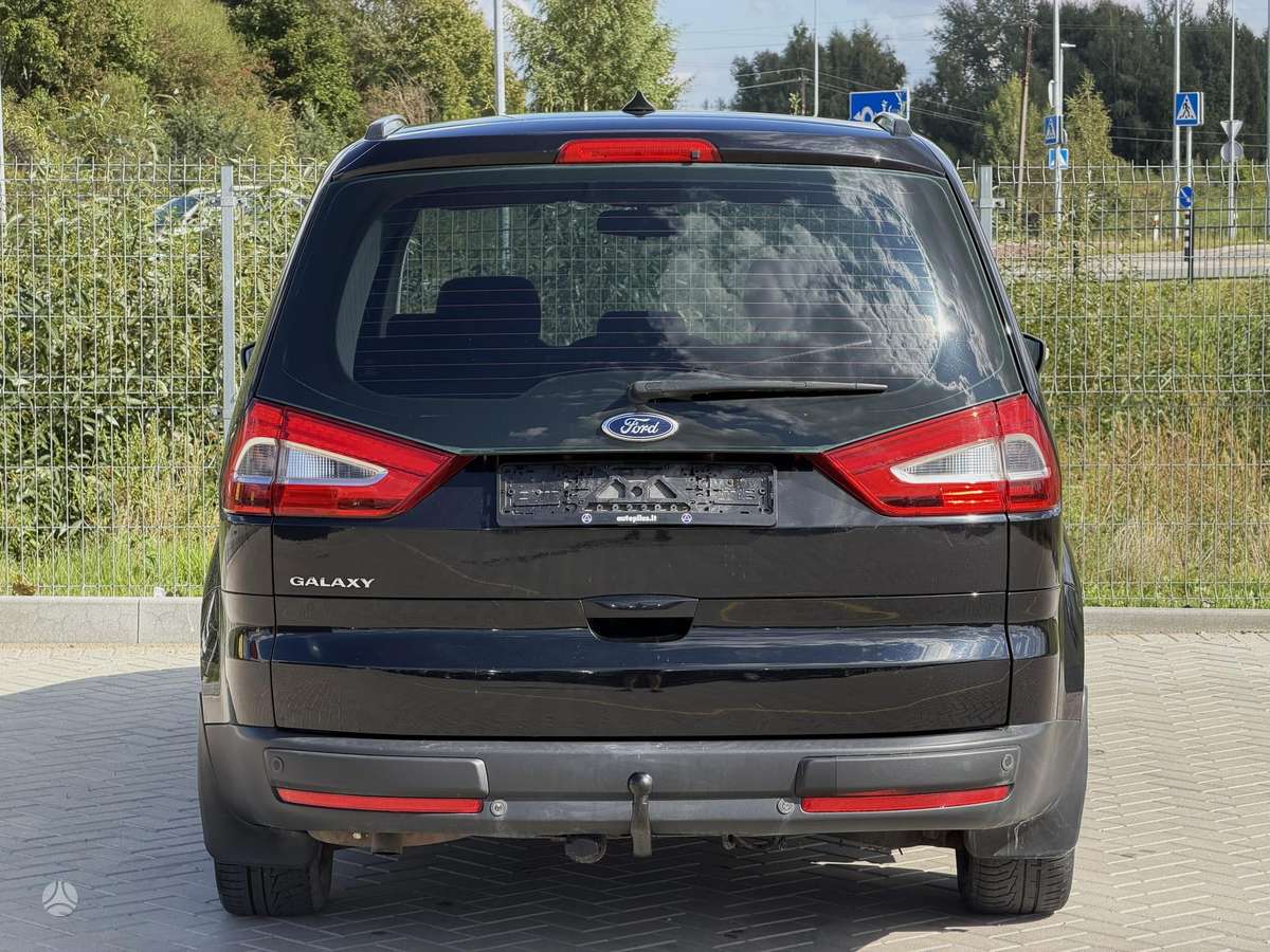 Ford Galaxy 2013 — photo 9