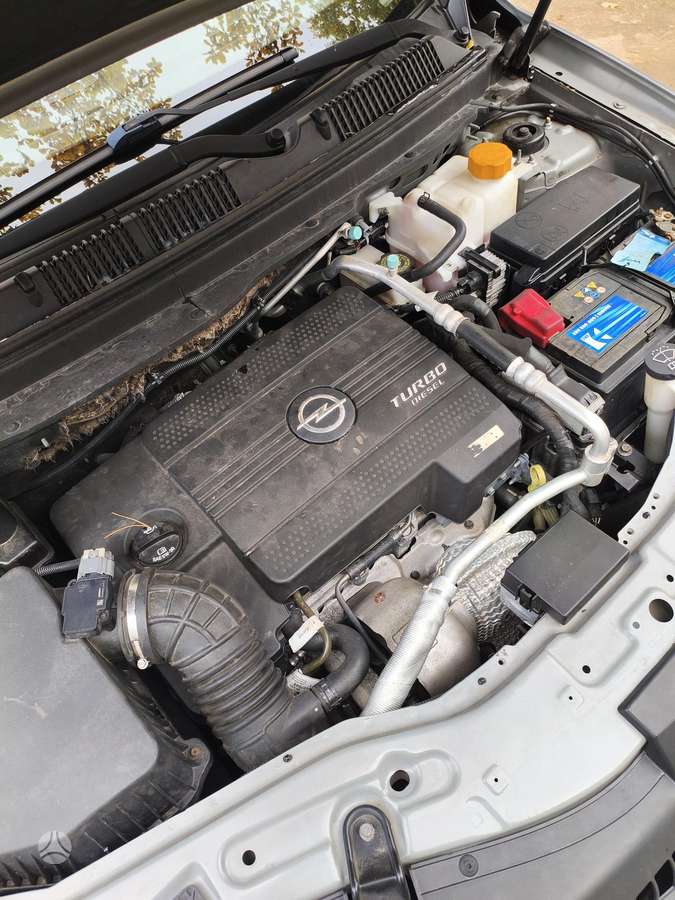 Opel Antara 2012 — photo 21