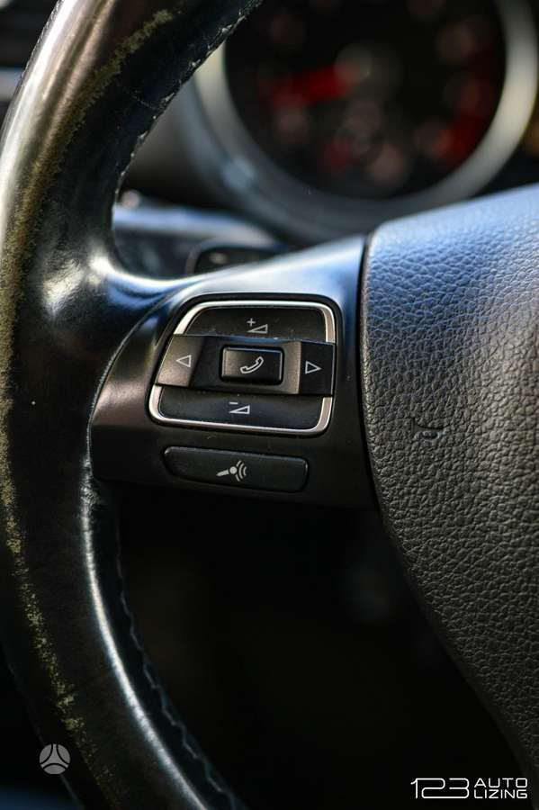 Volkswagen Golf 2012 — photo 17