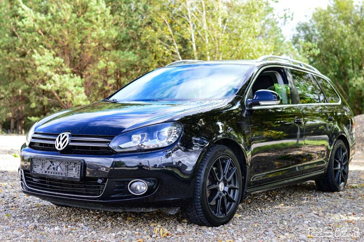Volkswagen Golf 2012 — rear view