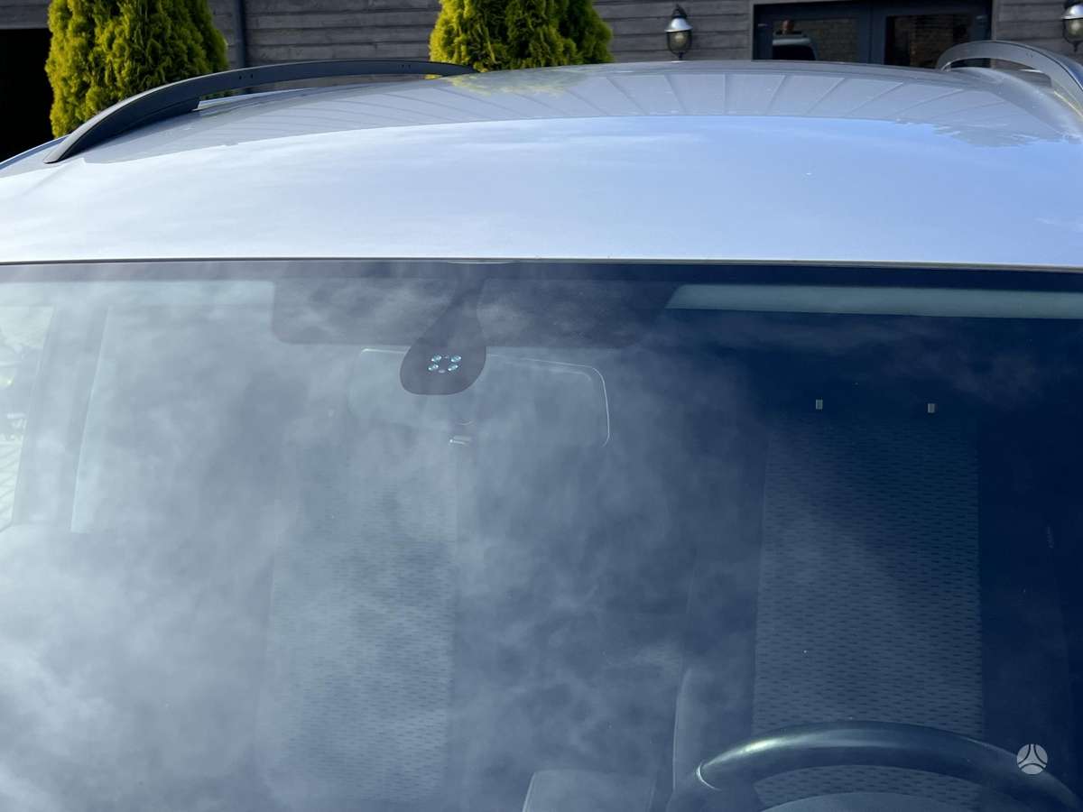 Volkswagen Sharan 2010 — photo 12