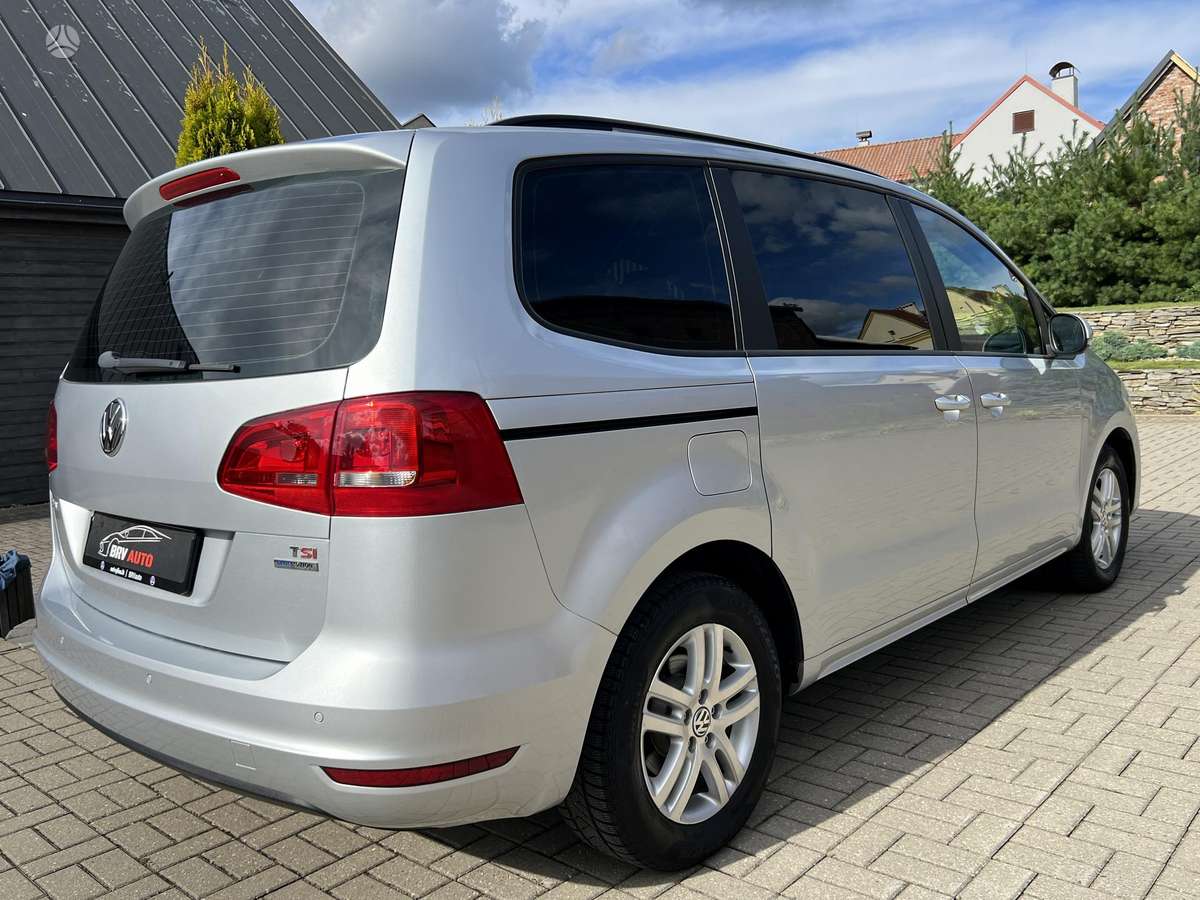 Volkswagen Sharan 2010 — photo 17