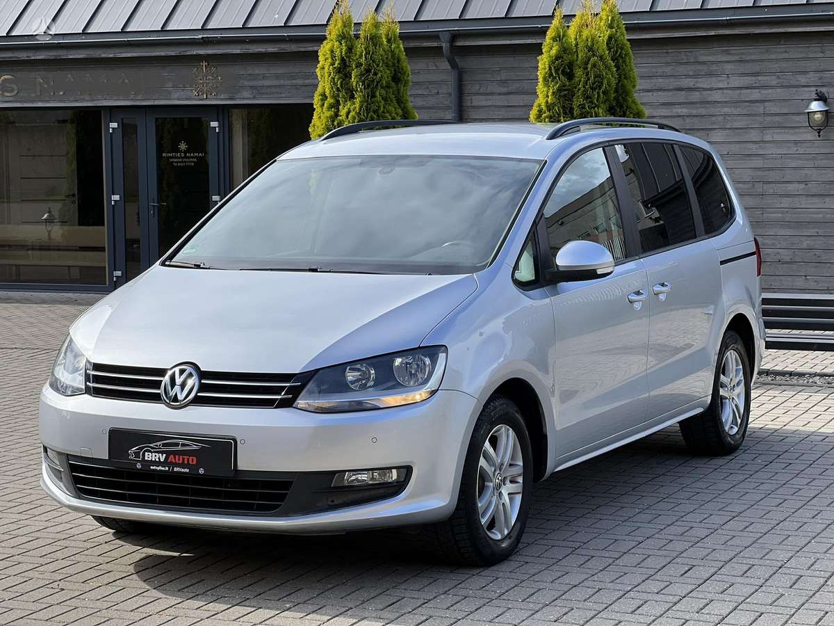 Volkswagen Sharan 2010 — rear view