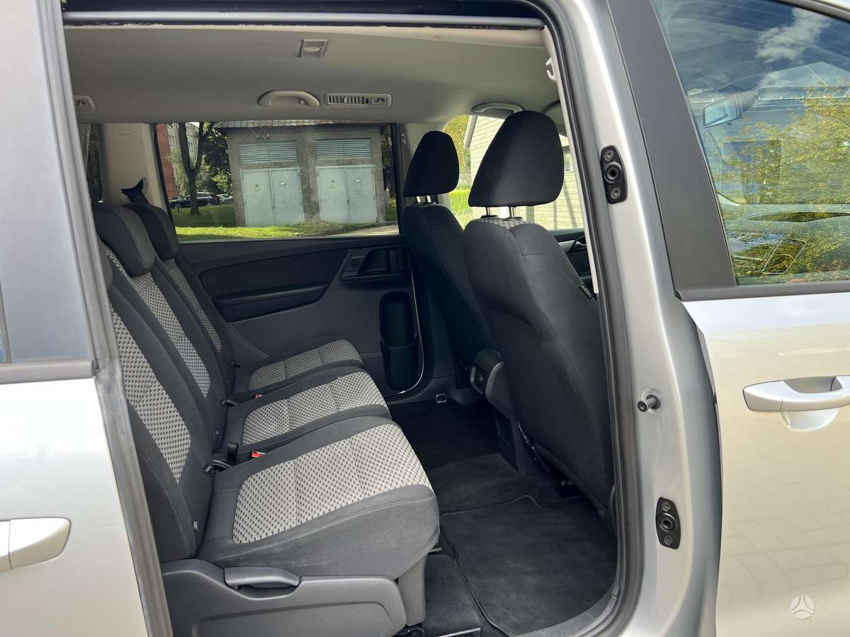 Volkswagen Sharan 2010 — photo 22