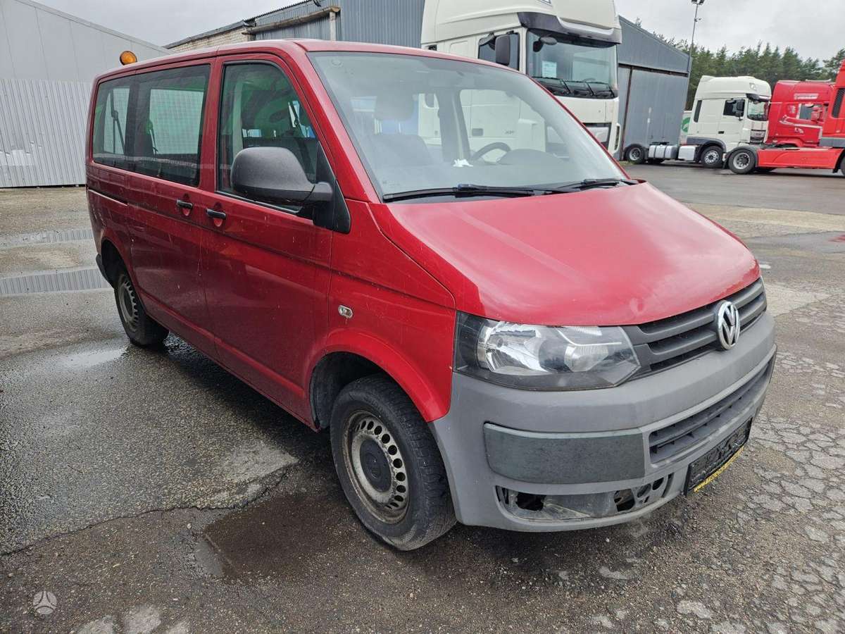 Volkswagen Transporter 2013 — rear view