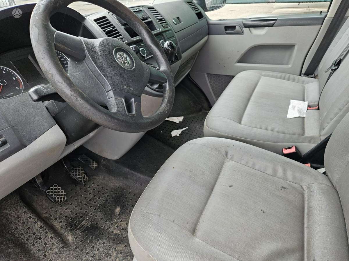 Volkswagen Transporter 2013 — photo 7