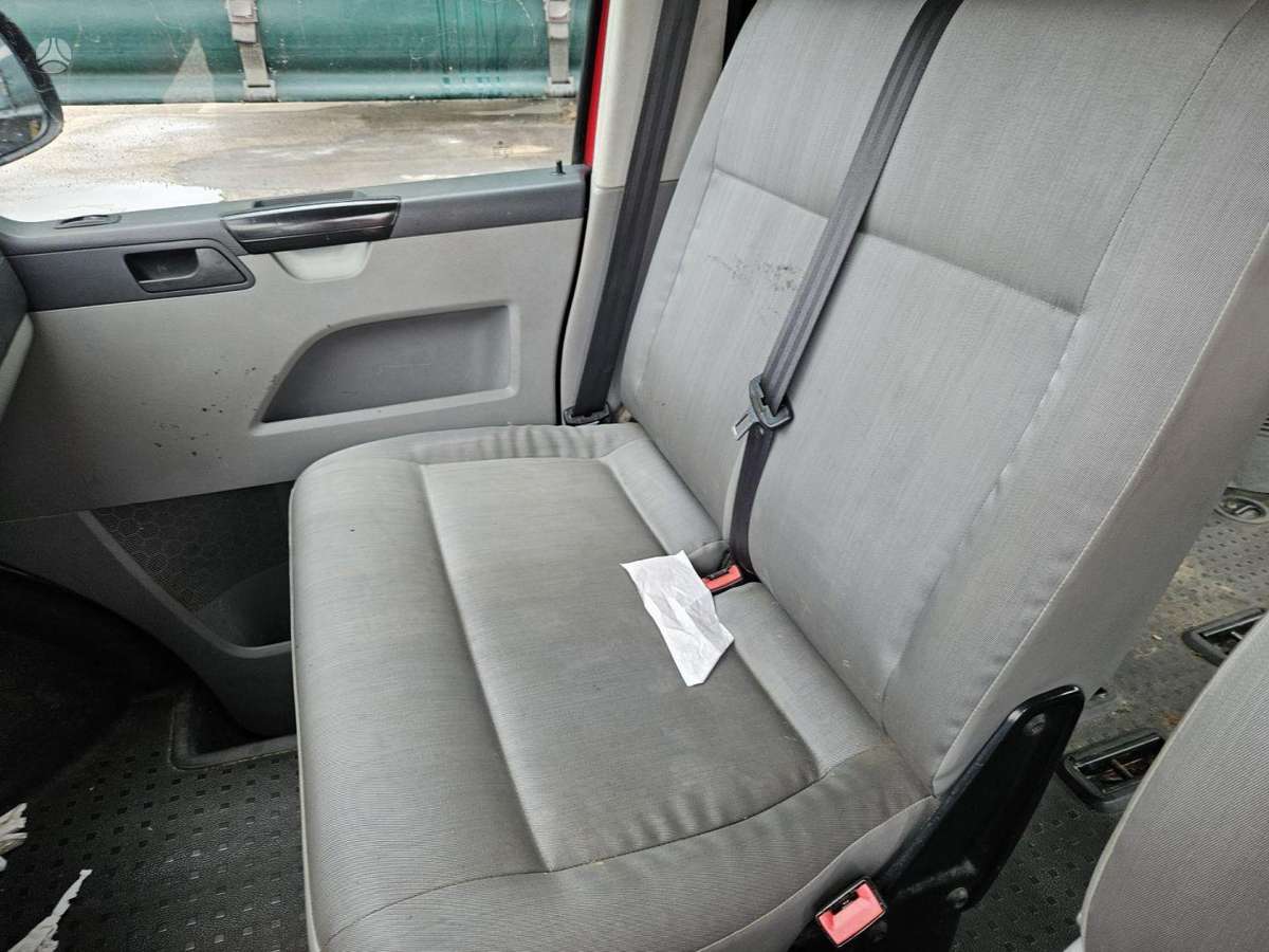 Volkswagen Transporter 2013 — photo 9