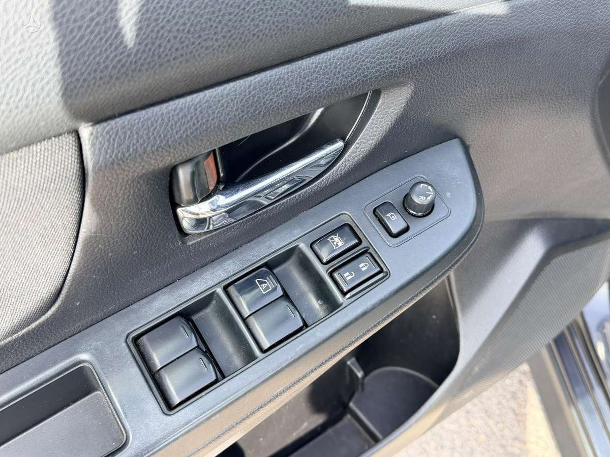 Subaru XV 2012 — photo 11