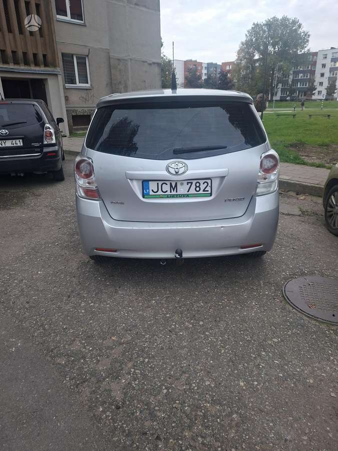 Toyota Verso 2009 — engine 1998 cm³, 126 HP (93kW)