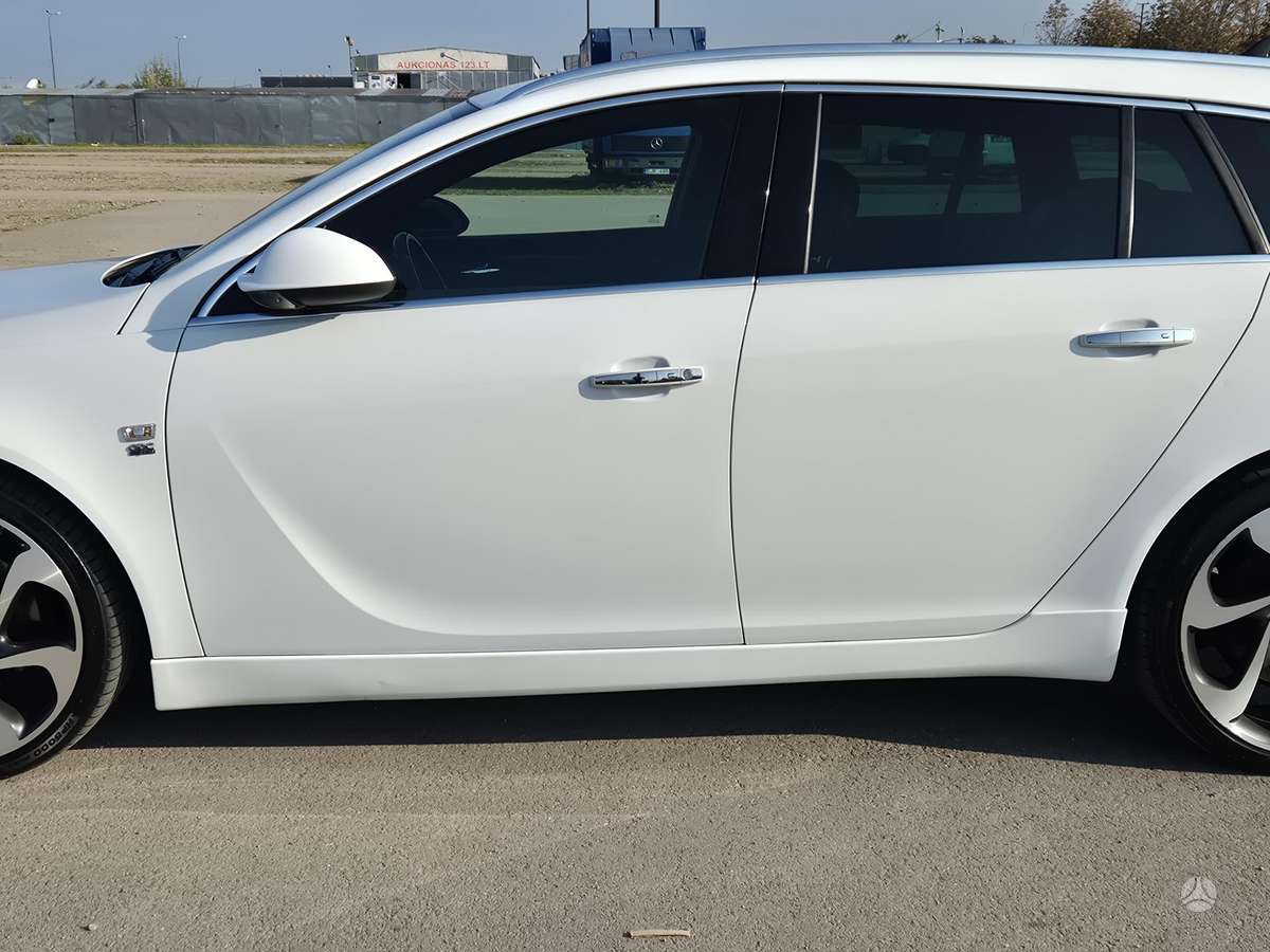 Opel Insignia 2015 — двигун 1956 cm³, 194 HP (143kW)