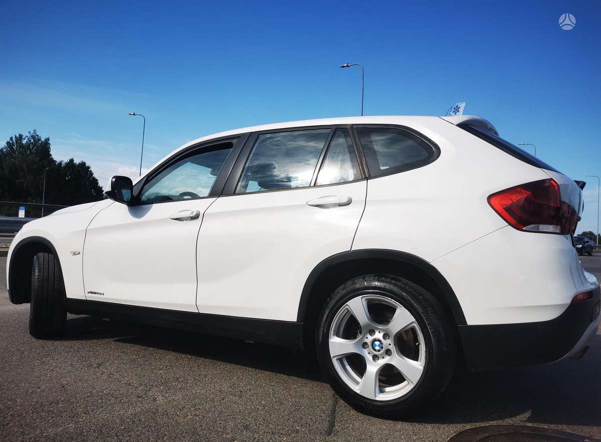 BMW X1 2012 — interior