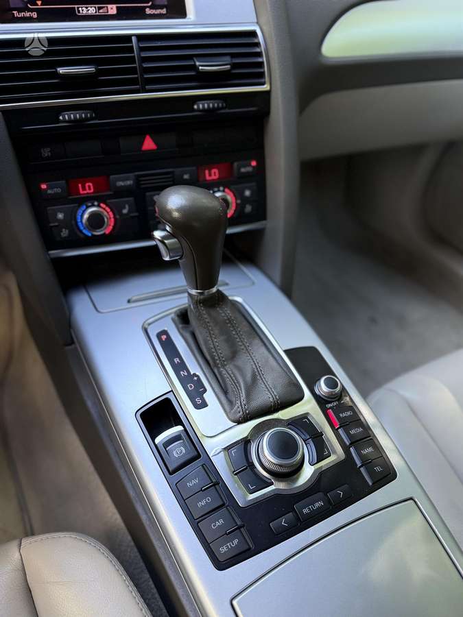 Audi A6 2010 — photo 11