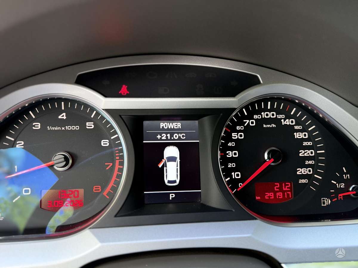 Audi A6 2010 — photo 12